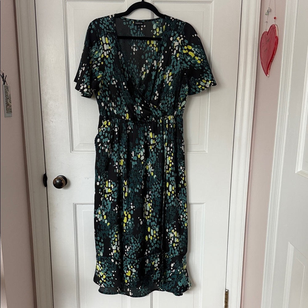 Torrid Elegant Black and Yellow Patterned Dress